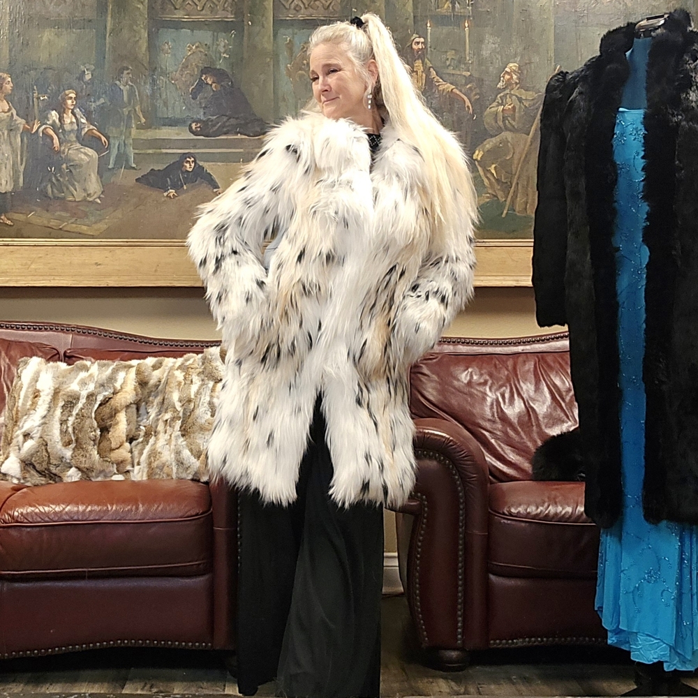 Elegant Spotted Fox Fur Coat NWT - Picture 4 of 16